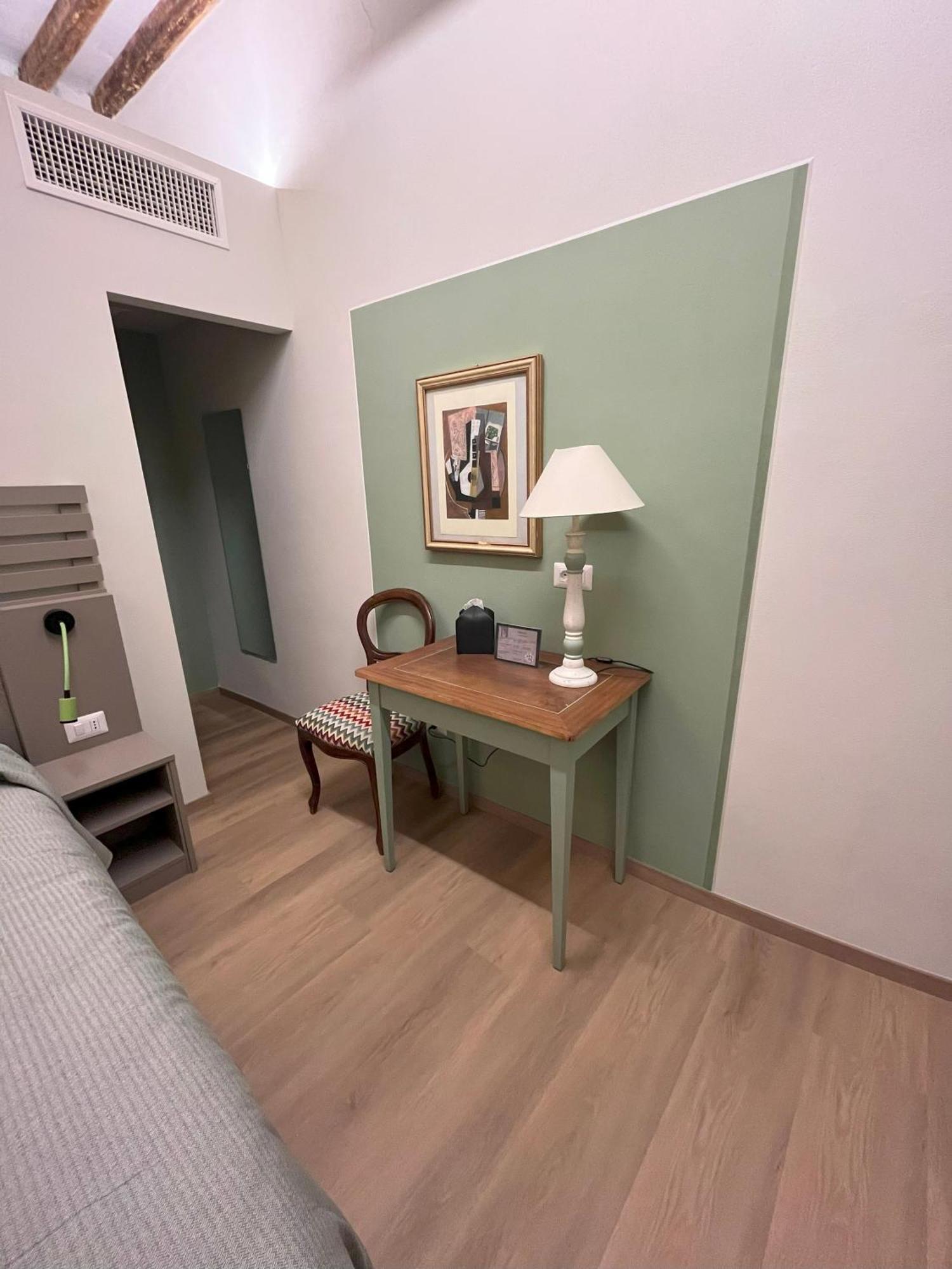 Borgo35 Hotel Parma Bagian luar foto